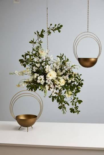Saturn Hanger