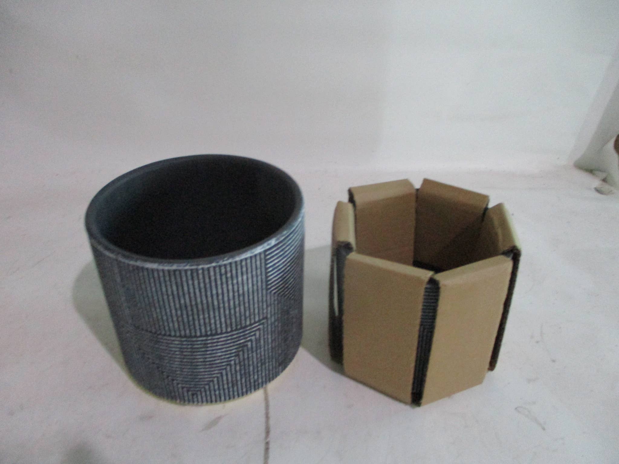 SHADOW EDGES PLANTER, 6.69"