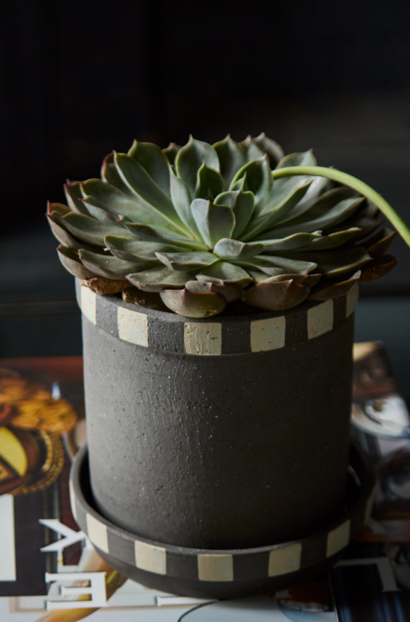 Kimo Pot with saucer 7.25”