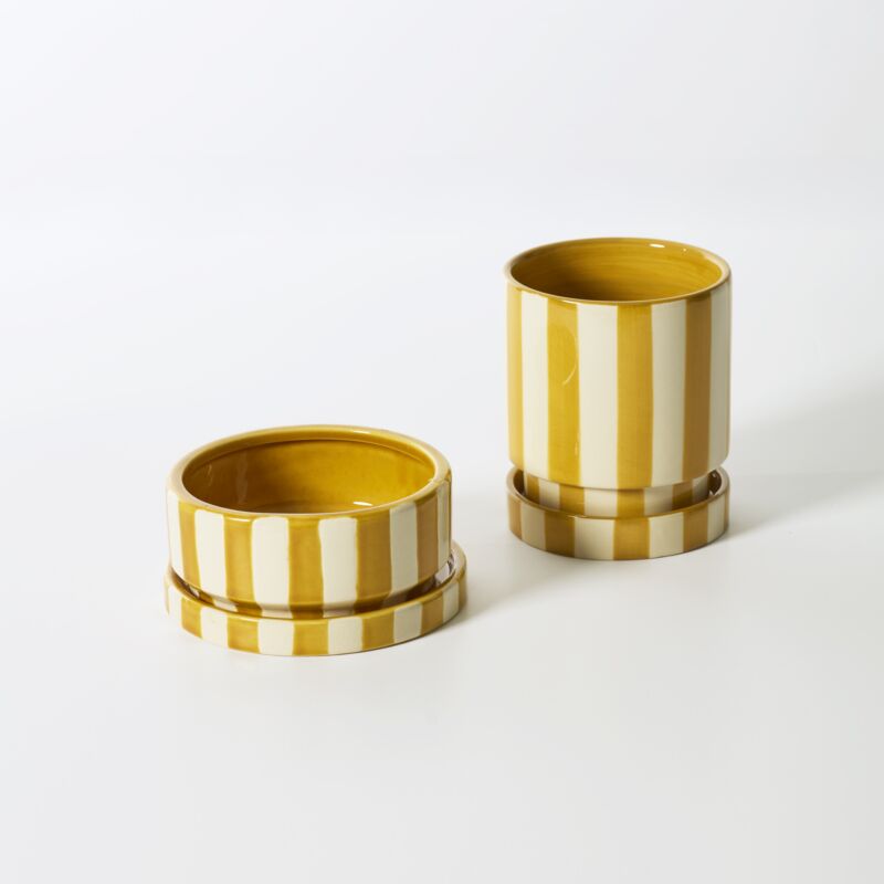 Saffron Pot with Saucer 6.5" x 3"
